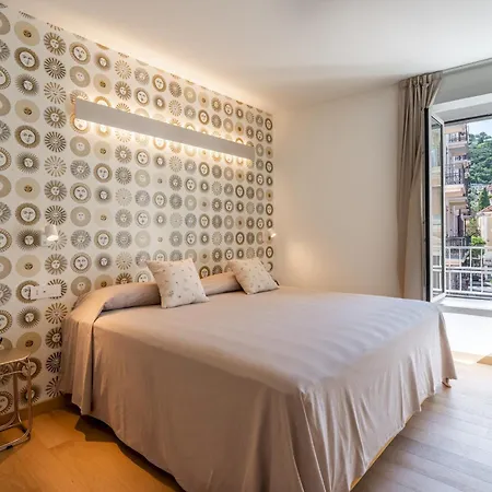 Dimora Mareblu 6, Emma アラッシオ