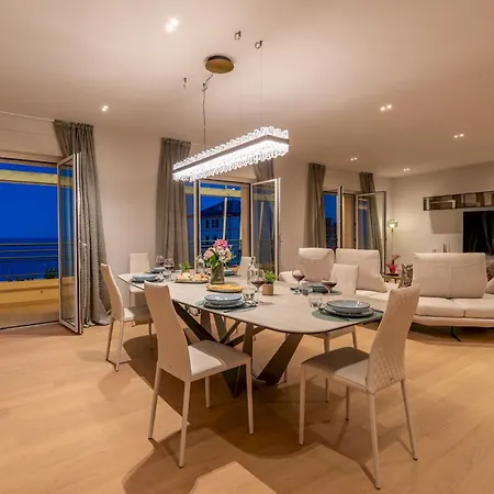 Dimora Mareblu 6, Emma *